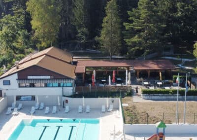 Der große Terrassenbereich des Restaurants im Villaggio Olandese